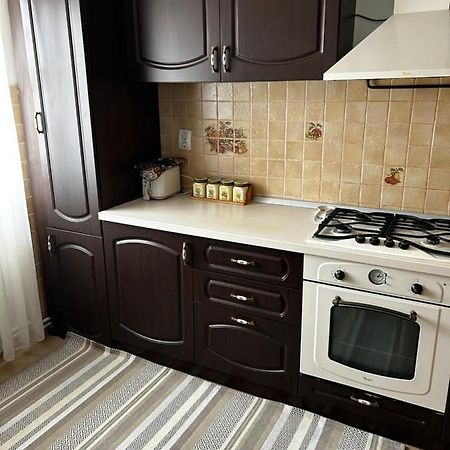 Lalelelor Apartment Сучеава Екстериор снимка