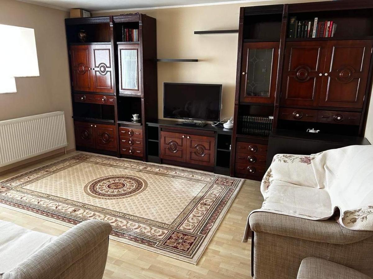 Lalelelor Apartment Сучеава Екстериор снимка