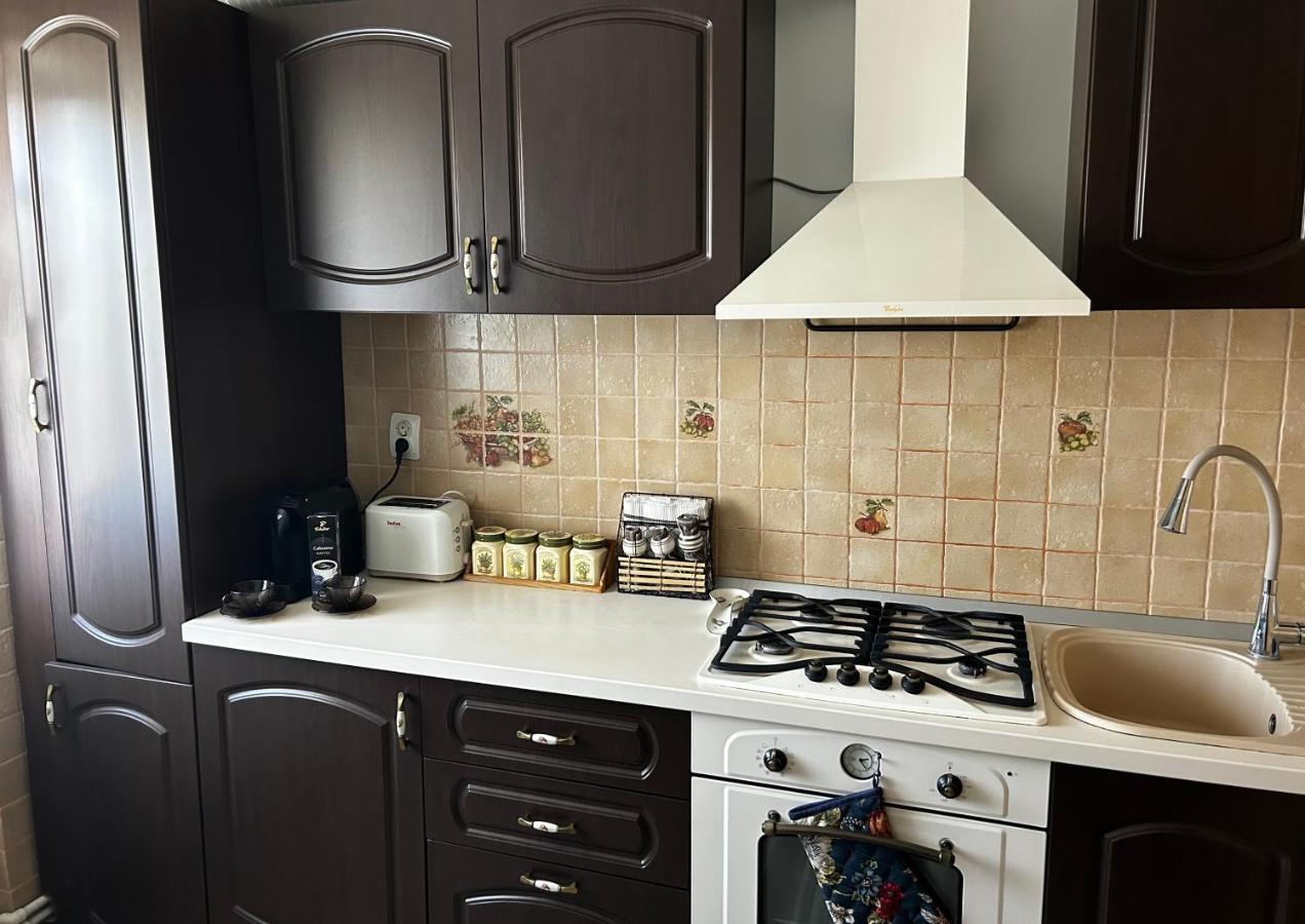 Lalelelor Apartment Сучеава Екстериор снимка